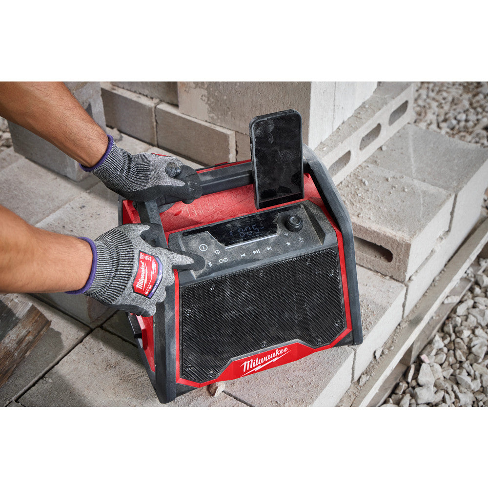 Milwaukee ラジオ 耐衝撃仕様　激レア新品未使用 Milwaukee M18 18V Lithium-Ion Cordless Jobsite Radio with M18 (1
