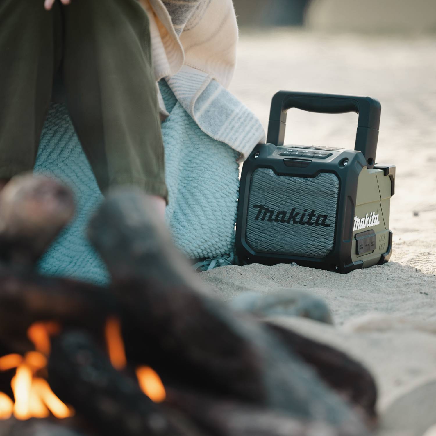 Makita Bluetooth Speaker With Battery And Charger For Sale, 49% OFF