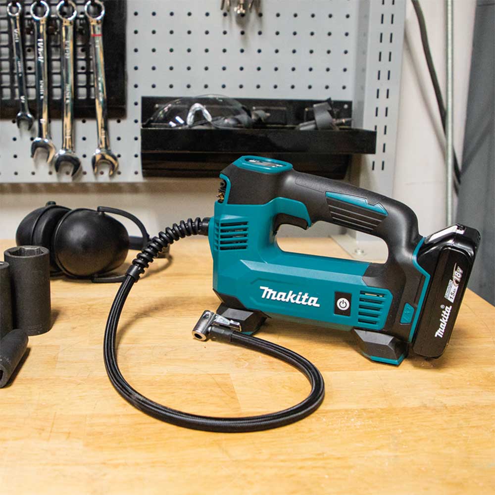 Makita DMP180SYX 18V LXT Lithium-Ion Cordless Inflator Ah Kit