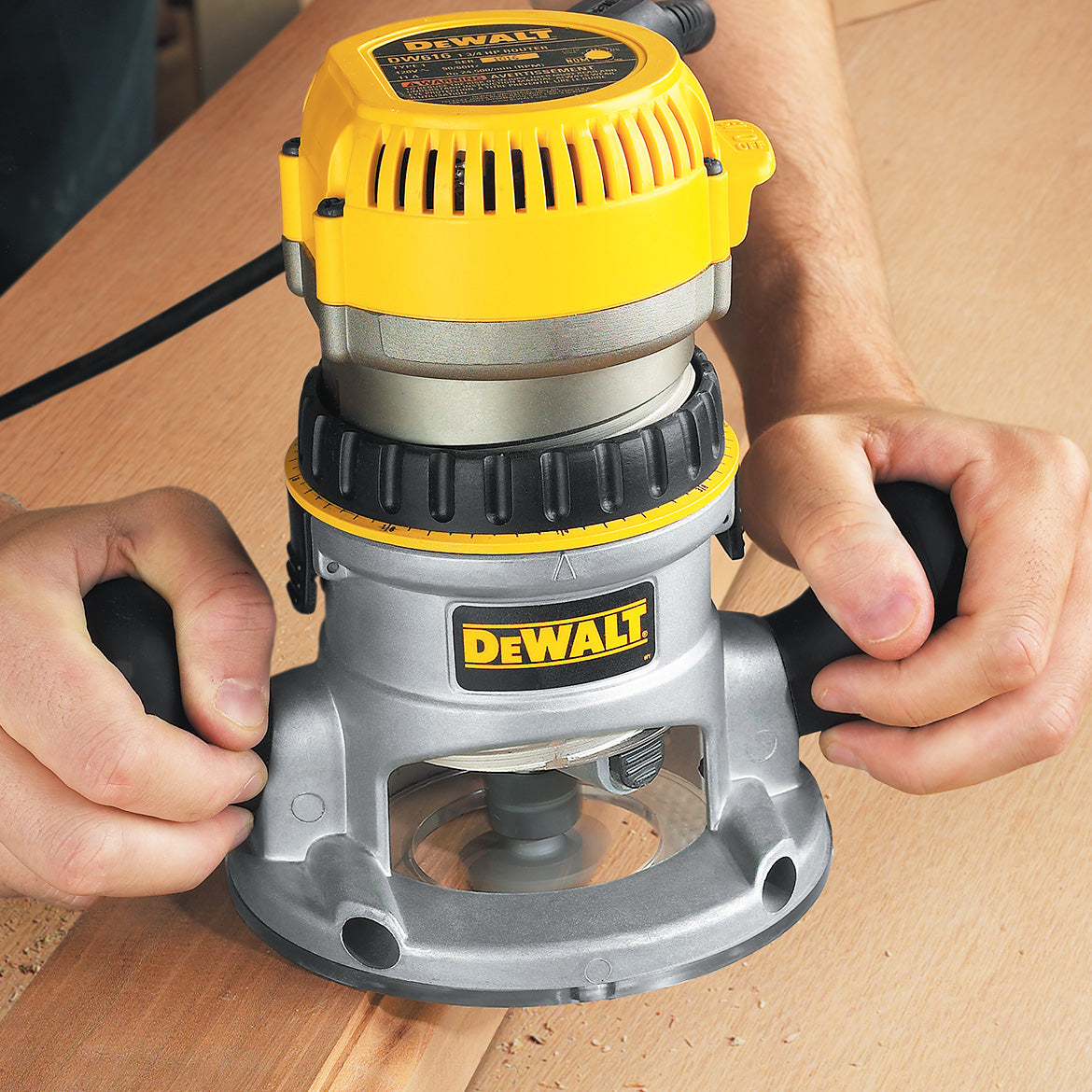 Dewat Router DeWALT DW618 2-1/4 HP EVS Fixed Base Woodworking Router w/ Soft Start ...