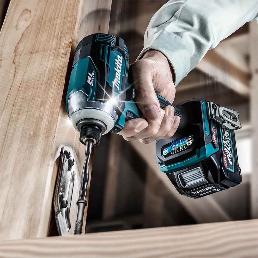 Makita GDT01D 40V MAX XGT Brushless Cordless Impact Driver Kit w