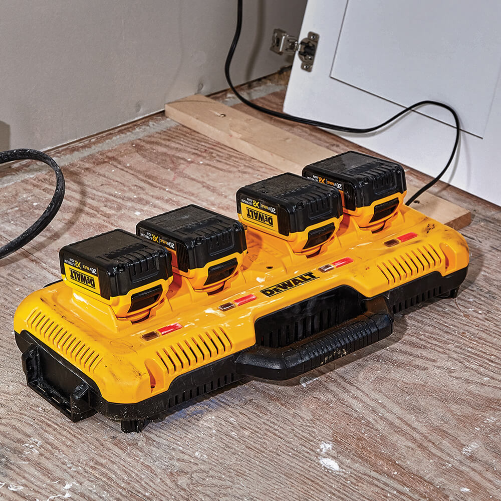 Lithium Ion Battery Dcb104 Review Charging Station DeWalt DCB104