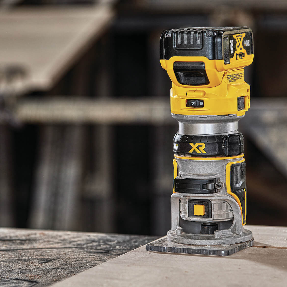 DeWALT DCW600B 20V Depth Adjusting Brushless Cordless Router