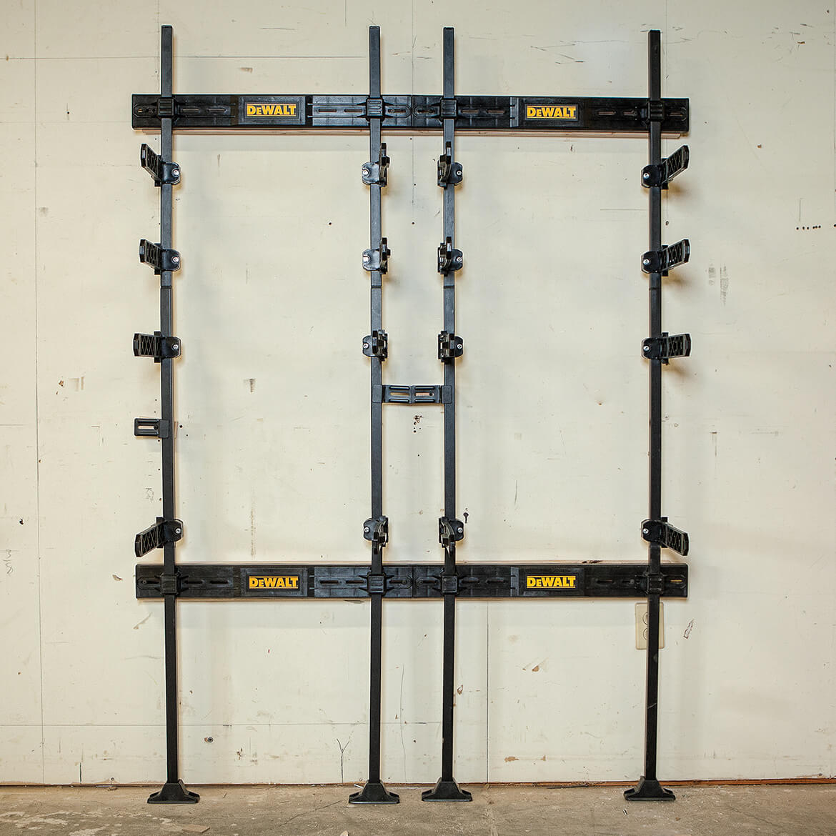 De Walt Racking DeWALT DWST08260 TOUGHSYSTEM Customizable Modular Workshop Racking Sys ...