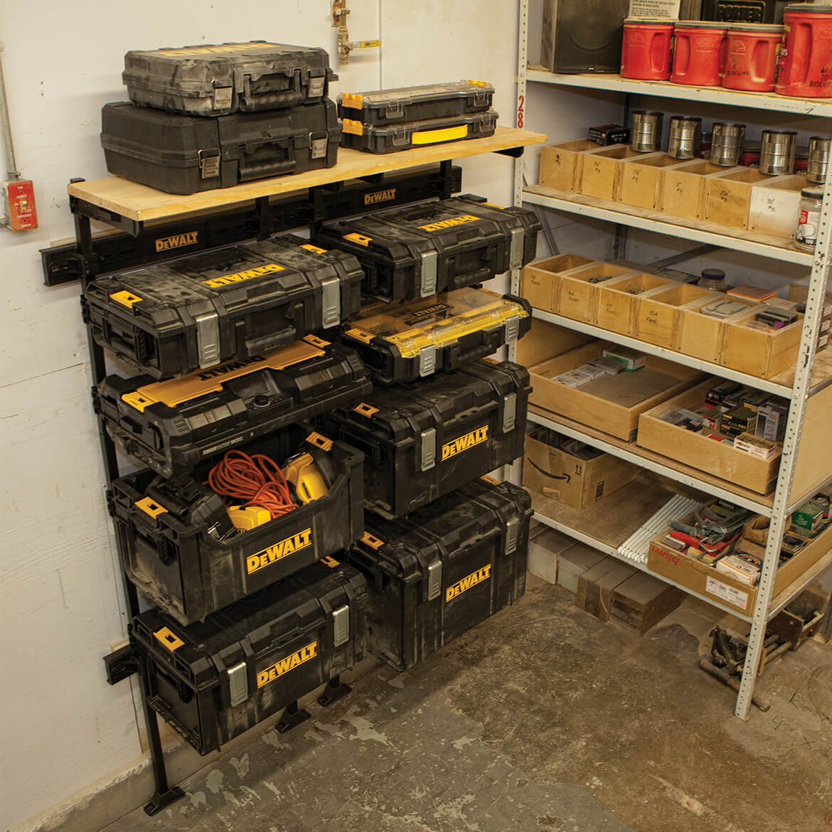 De Walt Racking DeWALT DWST08260 TOUGHSYSTEM Customizable Modular Workshop Racking Sys ...