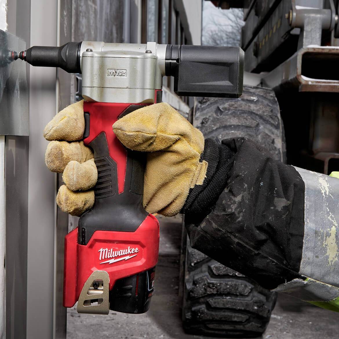 Milwaukee 2550-20 M12 12V Heavy Duty Cordless Rivet Tool Bare